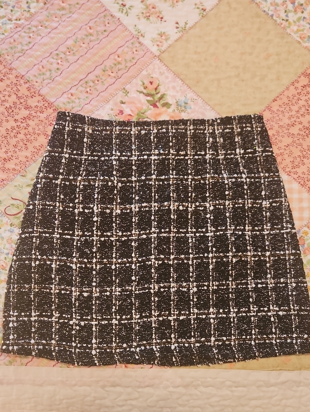 Tweed Black & White Mini Skirt With Sequins For Winter Holiday Xmas